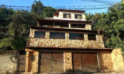 Vendo casa triplex 3 quartos(1 suite) - 2 vagas-churrasqueira - laureano - duque de caxias