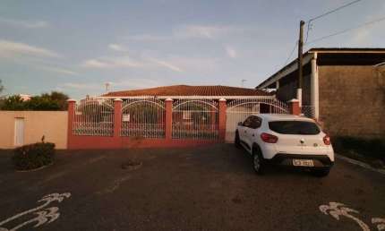 Casa com 3 quartos à venda na Rua Pastor Pita, Uvaranas, Ponta Grossa