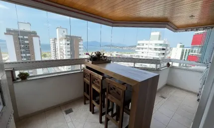Apto 3 quartos sendo 1 suíte no coração do kobrasol