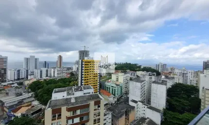 Zn barra - studio de 22m² com varanda - mobiliado- morar ou investir | infraestrutura completa - perto da praia da barra apenas 400m- à venda na barra