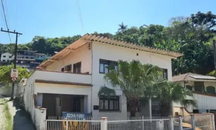 Casa para Venda em Blumenau, Glória, 3 dormitórios, 2 banheiros, 1 vaga