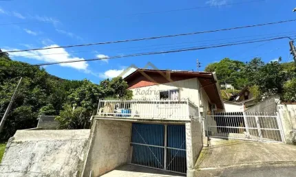 Casa para Venda em Blumenau, Progresso, 4 dormitórios, 2 banheiros, 4 vagas