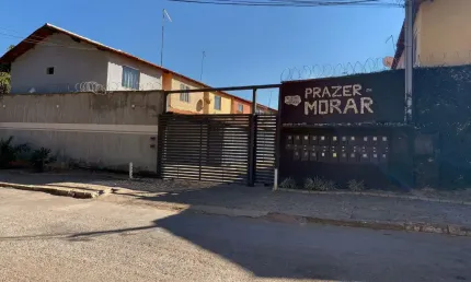 Sobrado Reformado à Venda em Condomínio Fechado – Modernidade e Bem-Estar para sua Família Valparaíso II