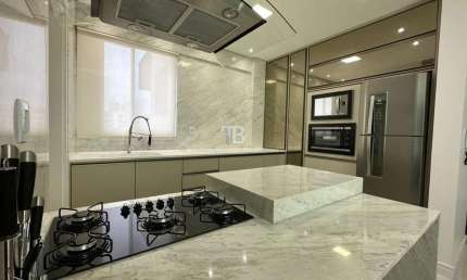 Apartamento Amplo e Iluminado - 3 Dormitórios com Suíte, 2 Vagas