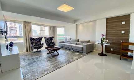 Apartamento com 3 suítes, escritório e 2 vagas à venda no Centro de Chapecó