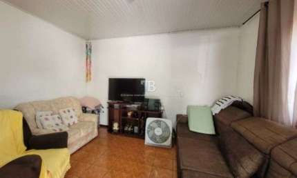 Casa semimobiliada 4 quartos, 2 vagas - Próximo ao Centro Chapecó