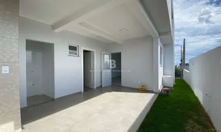 Casa ampla e bem iluminada, com lindo quintal verde - desbravador