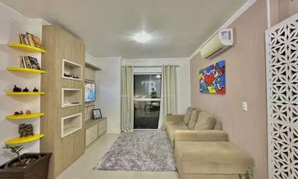 Apartamento semimobiliado de 2 quartos no Passo dos Fortes
