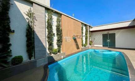 Casa com 3 Suítes, Piscina e Espaço Gourmet à Venda no Seminário, Chapecó