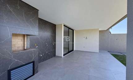 Casa Nova com 3 Suítes, Piscina e Quintal no Água Santa, Chapecó