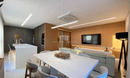 Apartamento Mobiliado no Centro: 3 Suítes e Vista Panorâmica