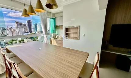 Apartamento semimobiliado com 3 suítes e 3 vagas no bairro Santa Maria