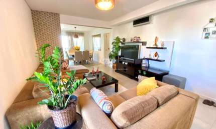 Apartamento semimobiliado com 3 quartos e 2 vagas no bairro São Cristóvão