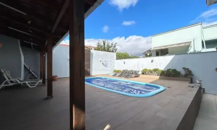 Casa à venda no bairro Santa Maria, Chapecó – 4 quartos, suíte e área de lazer