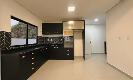 Casa semimobiliada com 3 quartos e vista panorâmica em Desbravador, Chapecó