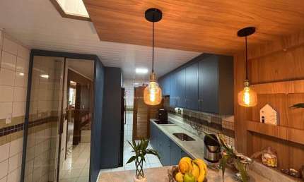 Casa com 3 quartos, suítes e área de lazer completa no Centro