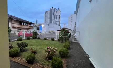 Terreno à venda no Centro de Chapecó com acesso asfaltado e opção de troca