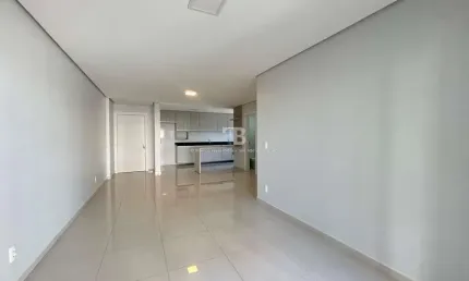 Apartamento semimobiliado com 3 quartos e varanda gourmet no Presidente Médici