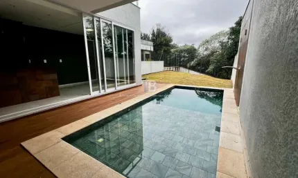 Sobrado com 1 suíte, 2 demi-suítes e piscina à venda no Paraíso, Chapecó