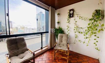 Apartamento semimobiliado com 3 quartos e 2 vagas à venda no Centro de Chapecó