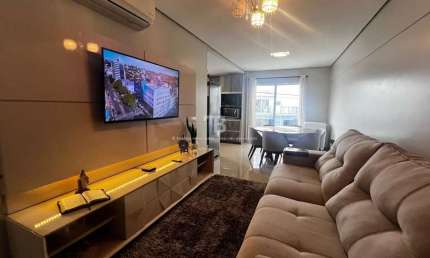 Apartamento semimobiliado com 2 quartos e sacada à venda no Jardim Itália