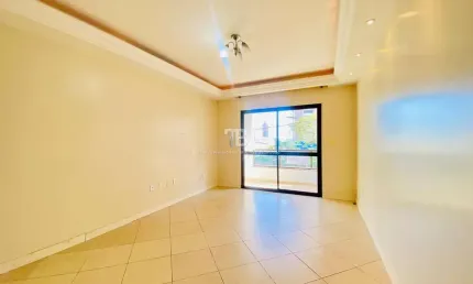 Apartamento semimobiliado com 2 quartos e sacada à venda no Centro de Chapecó
