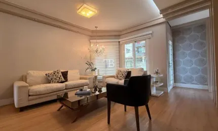 Casa com 4 quartos, suíte e vista panorâmica à venda no Presidente Médici