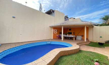 Casa de 4 quartos com viabilidade Comercial - Ótima localização
