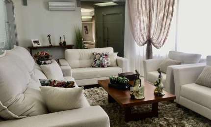 Casa de alto padrão com 3 suítes - Próximo ao Royal do Presidente Médici