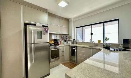 Apartamento com 3 quartos, sacada e 2 vagas à venda no Centro de Chapecó