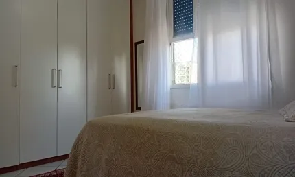 Apartamento (direto com proprietário) na ponta da praia 03 dormitórios, sendo 1 suíte - com garagem demarcada