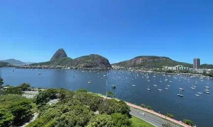 Luxuoso apartamento com vista panorâmica de 180° para a enseada de botafogo, pão de açúcar e cristo
