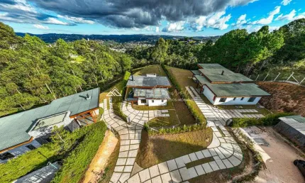 Casa em condomínio fechado com 3 quartos à venda na av. castelo branco, 2700, jardim belvedere, campos do jordão por r$ 2.750.000
