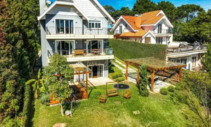 Casa com 3 quartos à venda na joão pedro abitant, 223, vila capivari, campos do jordão por r$ 2.800.000