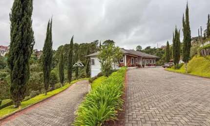 Casa com 6 quartos à venda na baby florense gonçalves, 1723, alto do capivari, campos do jordão por r$ 3.800.000