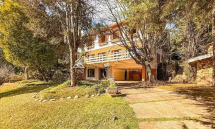 Casa em condomínio fechado com 4 quartos à venda na c, 223, jardim véu da noiva, campos do jordão por r$ 2.500.000