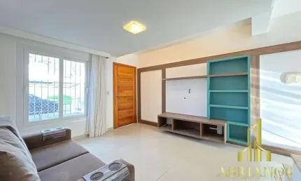 Casa com 2 quartos à venda na rua irmão jaime biazus, 231, guarujá, porto alegre por r$ 325.000