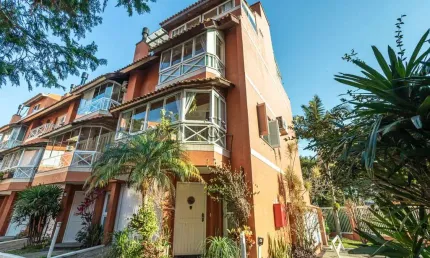 Casa em condomínio fechado com 4 quartos à venda na avenida guaíba, 4400, vila assunção, porto alegre por r$ 1.800.000