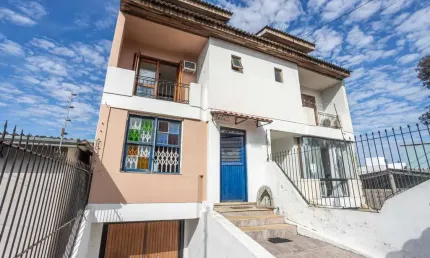 Casa com 4 quartos para alugar na rua dos guananas, 263, espírito santo, porto alegre por r$ 4.600