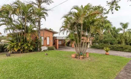 Casa em condomínio fechado com 5 quartos à venda na avenida firmino octávio bimbi, 255, cavalhada, porto alegre por r$ 1.390.000