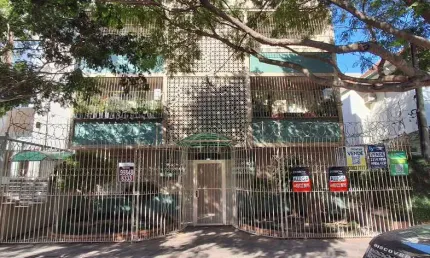 Apartamento com 2 quartos para alugar na avenida bastian, 55, menino deus, porto alegre por r$ 2.400