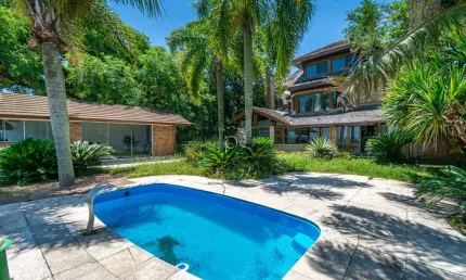 Casa com 3 quartos para alugar na avenida coronel marcos, 899, ipanema, porto alegre por r$ 15.900