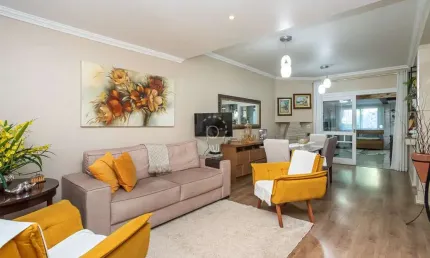 Casa com 4 quartos à venda na rua pasteur, 513, ipanema, porto alegre por r$ 899.000