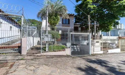 Casa com 4 quartos à venda na rua pedro boticário, 383, glória, porto alegre por r$ 750.000