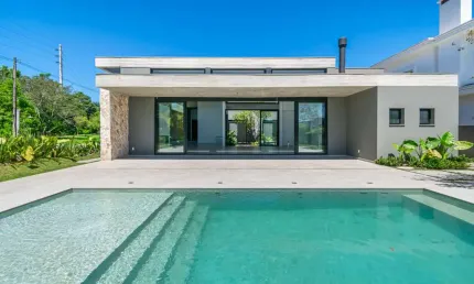 Casa em condomínio fechado com 4 quartos à venda na avenida juca batista, 8000, belém novo, porto alegre por r$ 4.450.000
