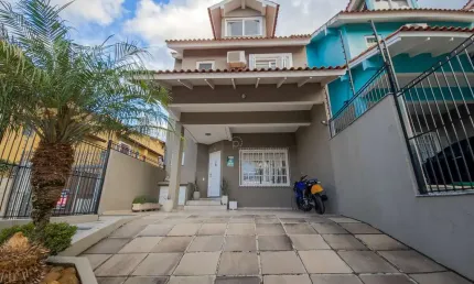 Casa com 3 quartos à venda na rua padre joão batista reus, 2125, vila conceição, porto alegre por r$ 840.000