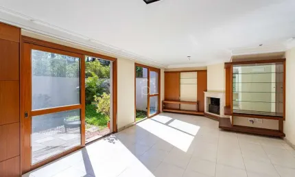 Casa em condomínio fechado com 4 quartos à venda na travessa pedra redonda, 142, jardim isabel, porto alegre por r$ 1.160.000