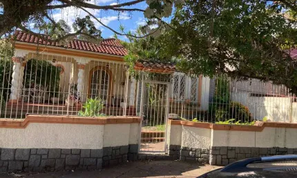 Casa com 3 quartos à venda na rua cariri, 125, vila assunção, porto alegre por r$ 1.200.000