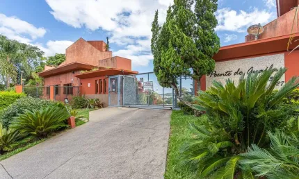 Casa em condomínio fechado com 4 quartos à venda na avenida cai, 735, cristal, porto alegre por r$ 1.390.000