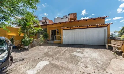 Casa com 4 quartos à venda na rua tupã, 141, vila assunção, porto alegre por r$ 1.300.000